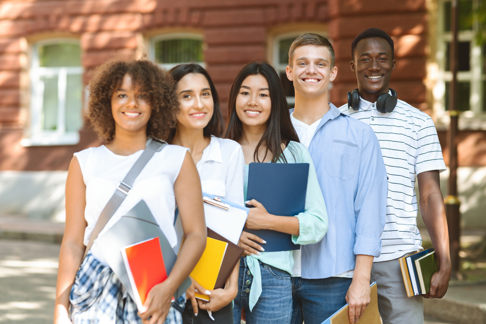 collegekids.shutterstock 1757465525